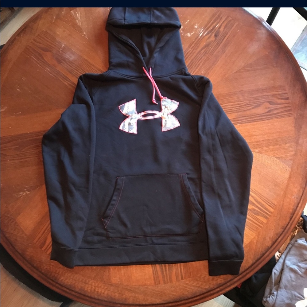 Under Armour Camo Hoodie size M like new worn handful times